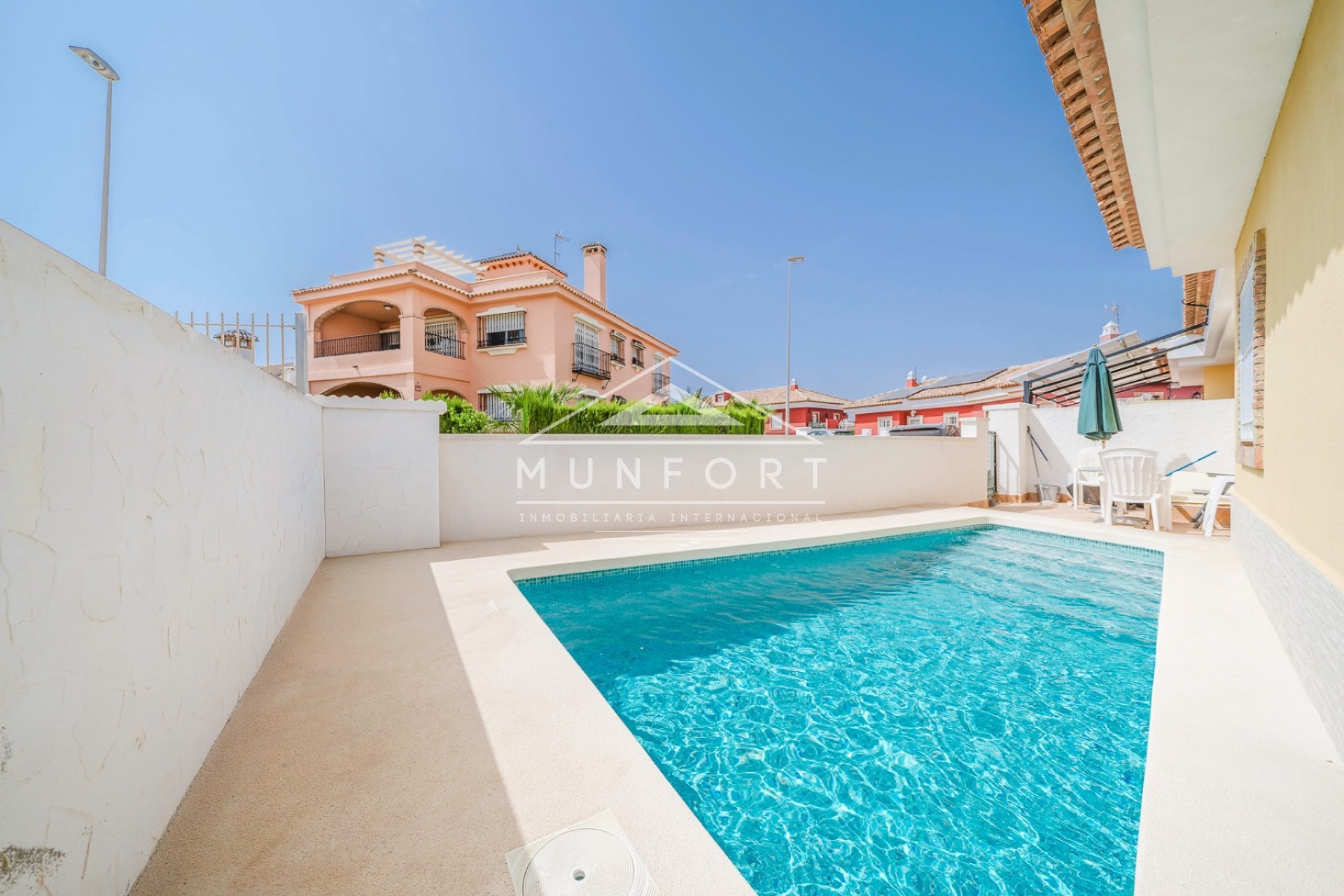 Segunda mano - Villas -
Los Urrutias - EL CARMOLI