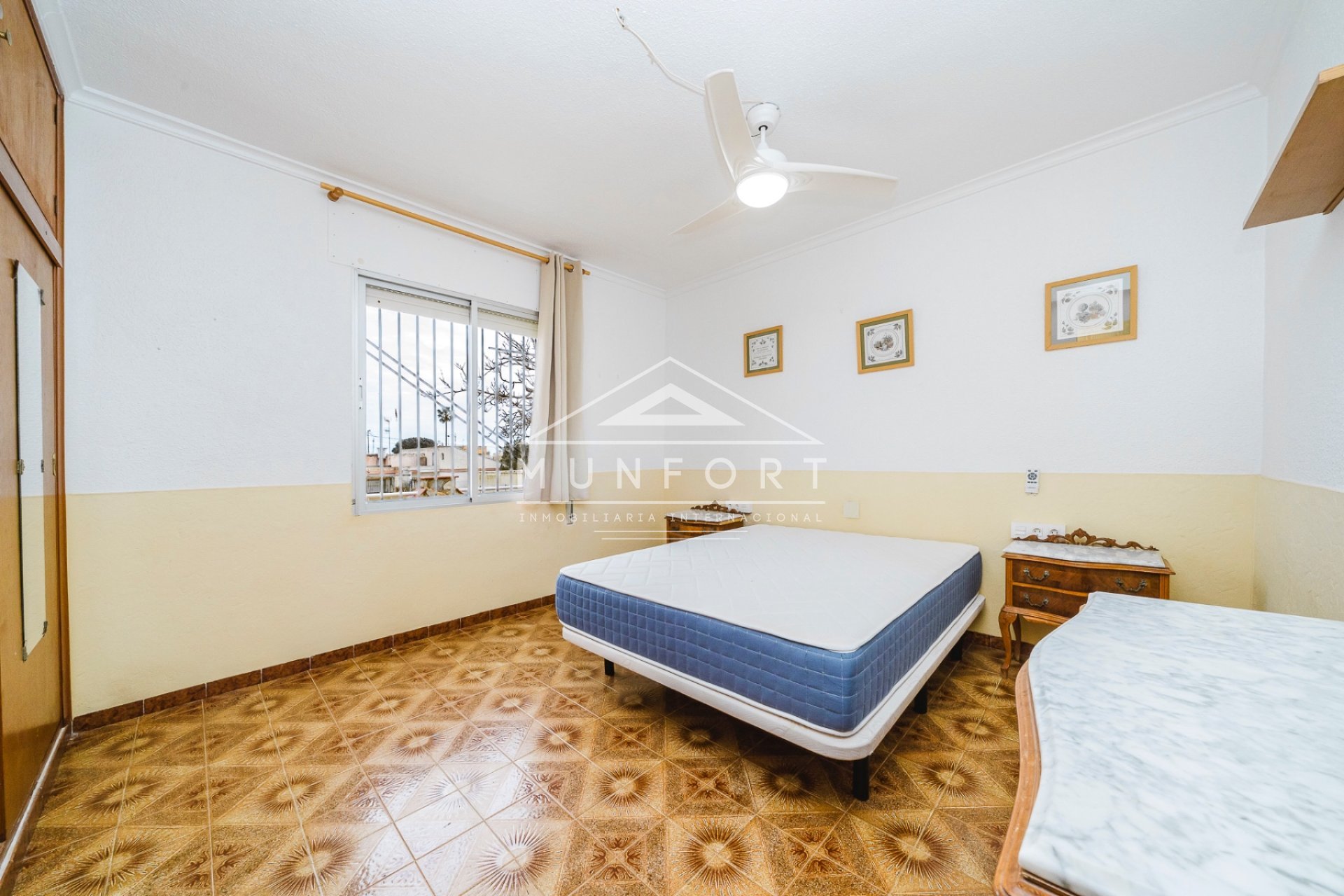 Segunda mano - Villas -
Los Urrutias - EL CARMOLI