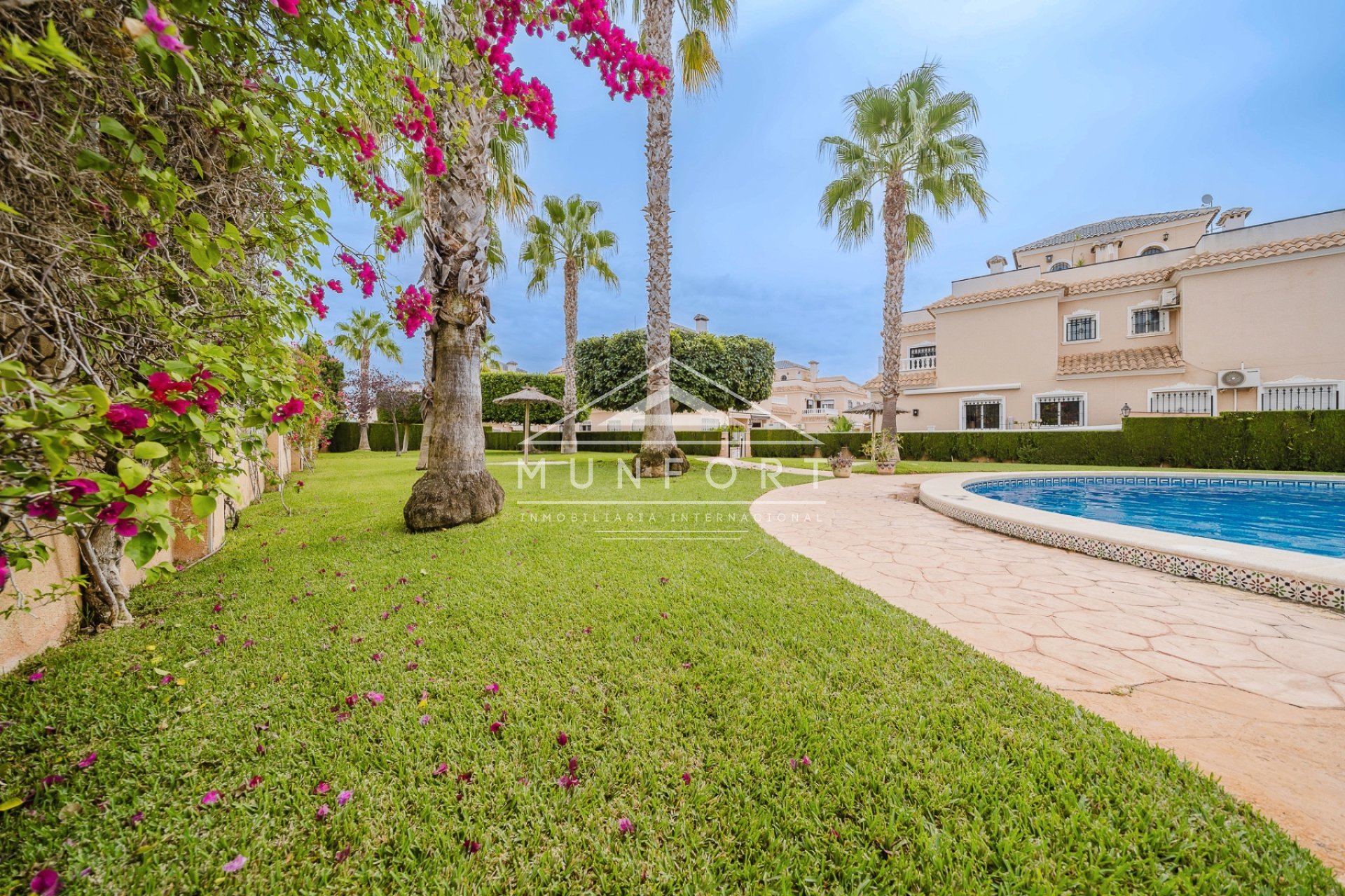 Segunda mano - Villas -
Orihuela Costa - La Regia