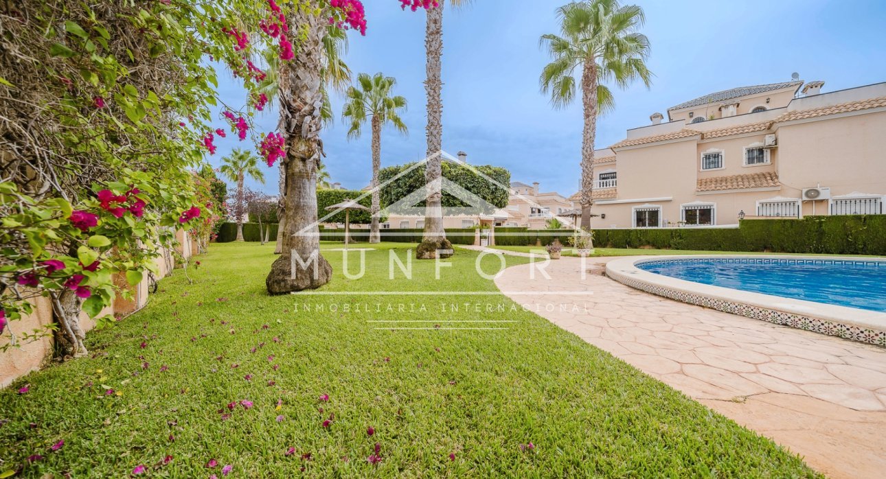 Segunda mano - Villas -
Orihuela Costa - La Regia