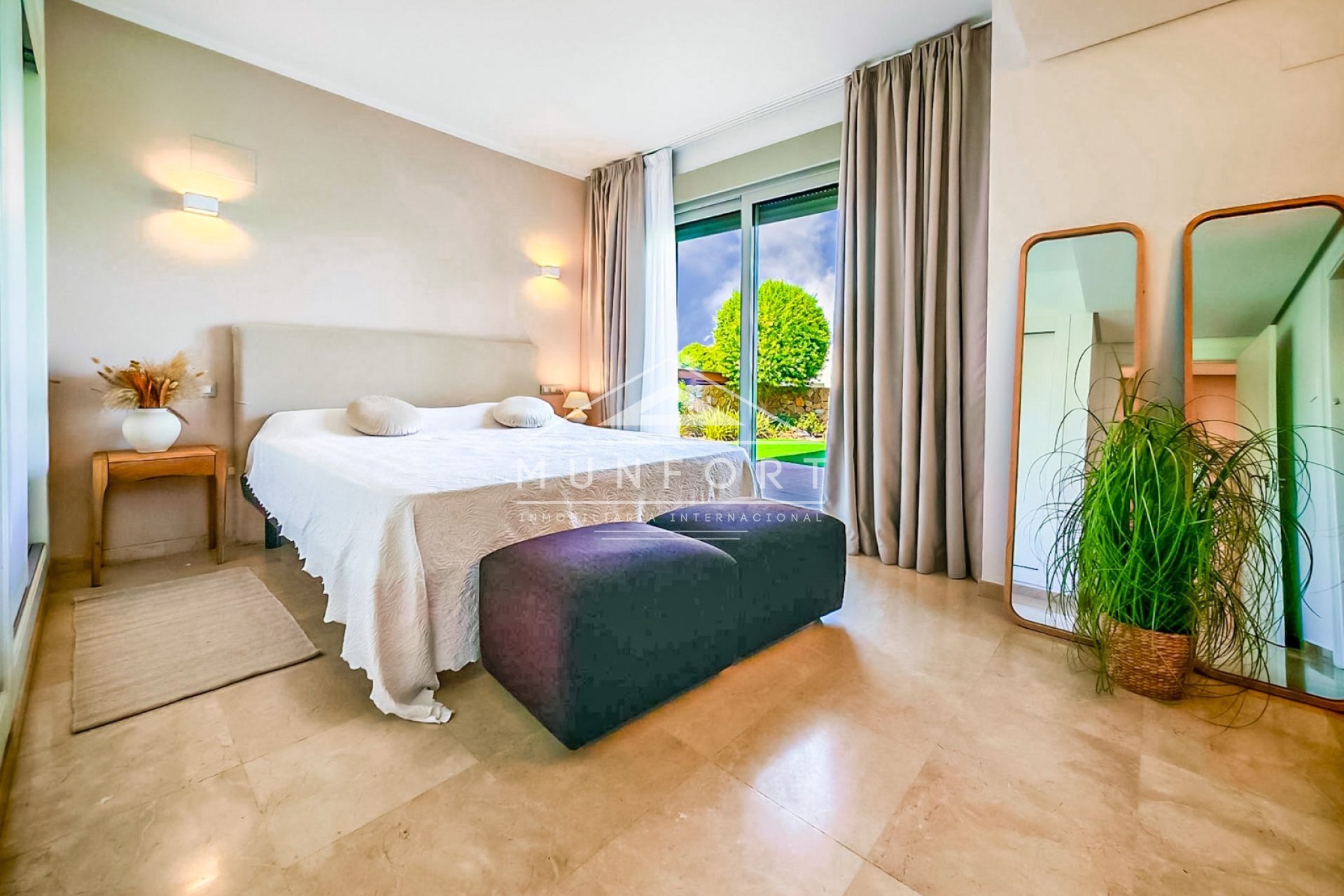 Segunda mano - Villas -
Orihuela Costa - Las Colinas Golf