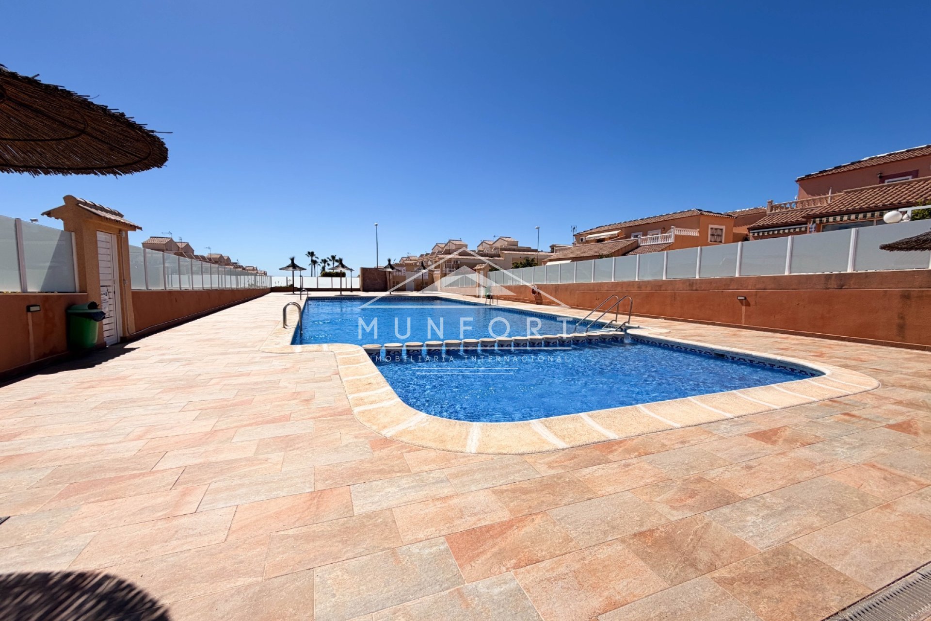 Segunda mano - Villas -
Orihuela Costa - Punta Prima