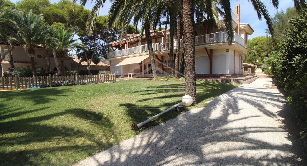 Segunda mano - Villas -
Orihuela Costa - Punta Prima