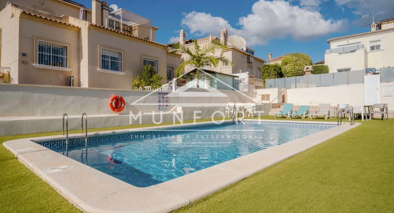 Segunda mano - Villas -
Orihuela Costa - Villamartin