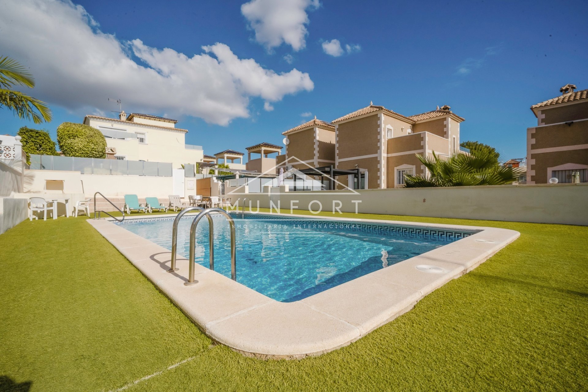 Segunda mano - Villas -
Orihuela Costa - Villamartín