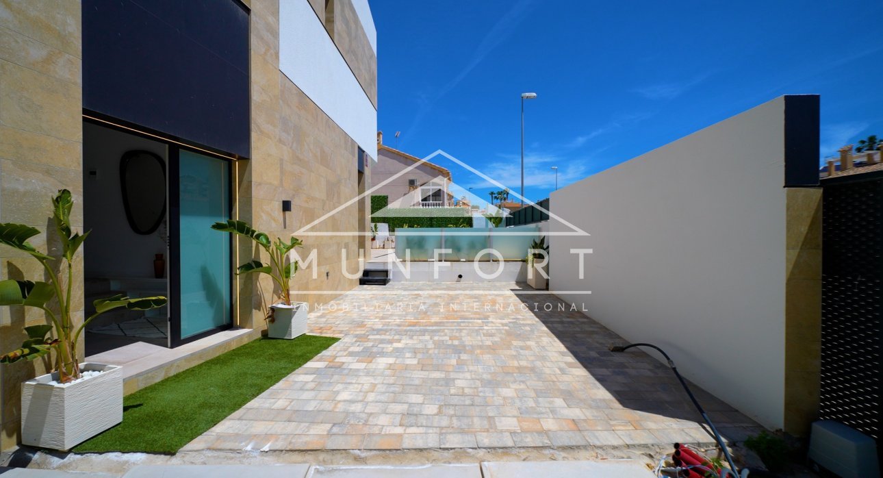 Segunda mano - Villas -
Orihuela Costa