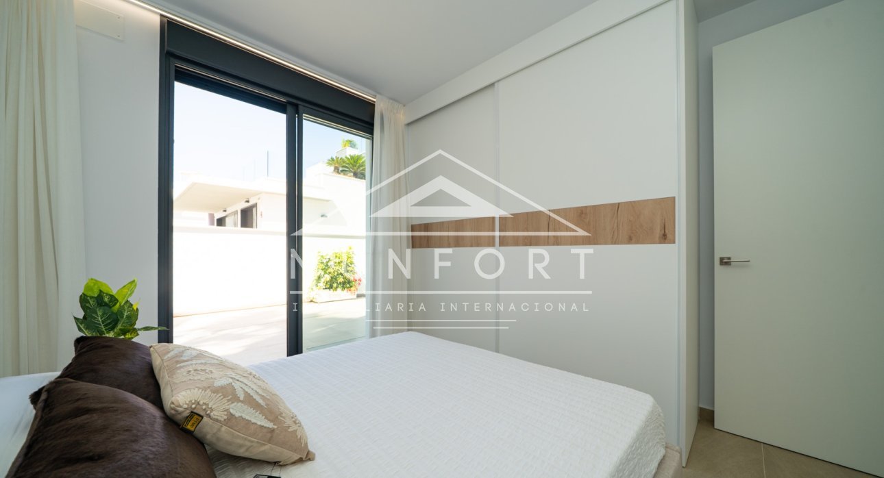 Segunda mano - Villas -
Orihuela Costa