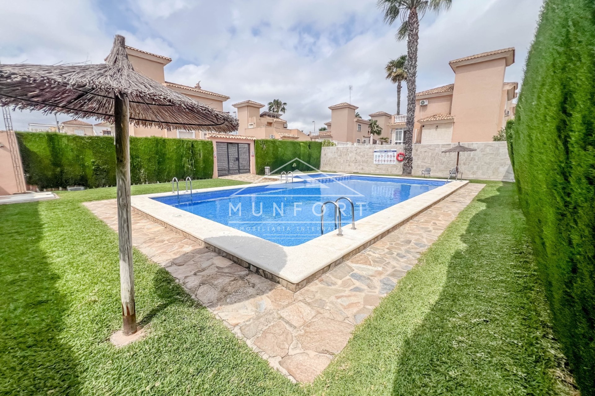 Segunda mano - Villas -
Orihuela Costa