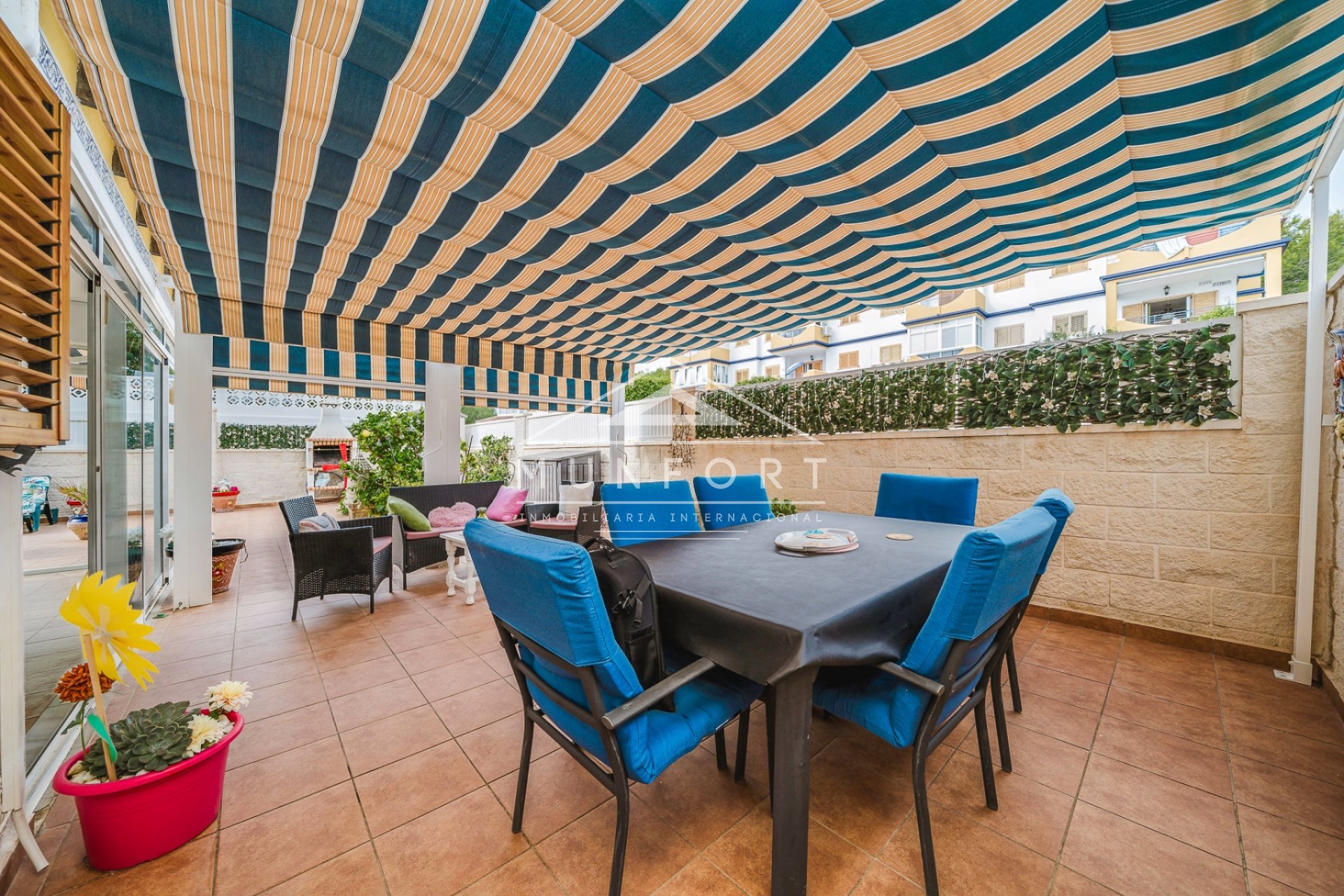 Segunda mano - Villas -
Pilar de la Horadada - Mil Palmeras