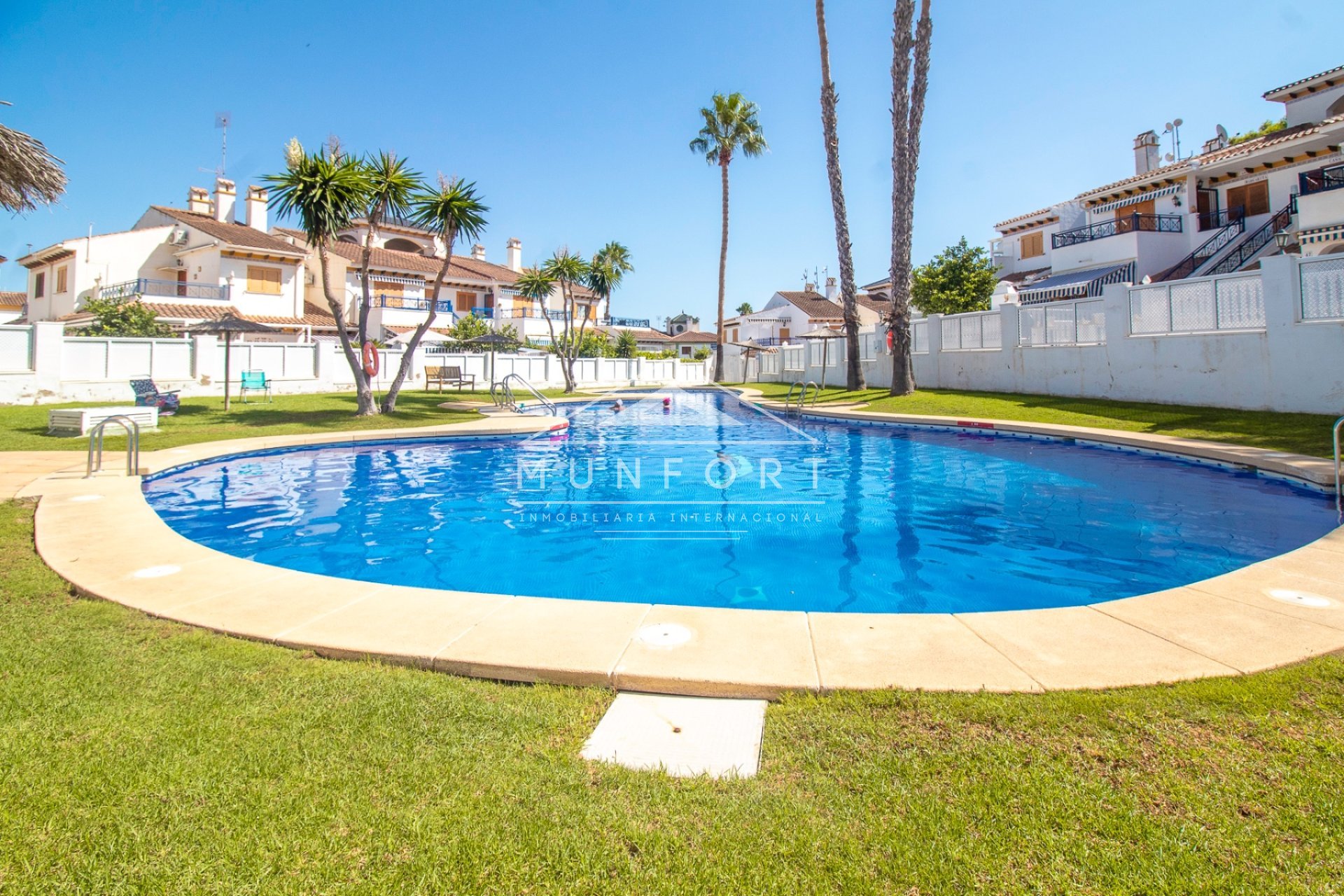 Segunda mano - Villas -
Pilar de la Horadada - Mil Palmeras