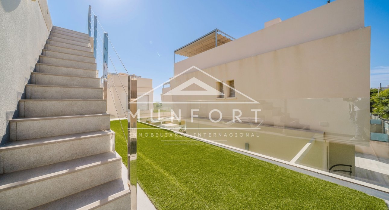 Segunda mano - Villas -
Pilar de la Horadada - Mil Palmeras