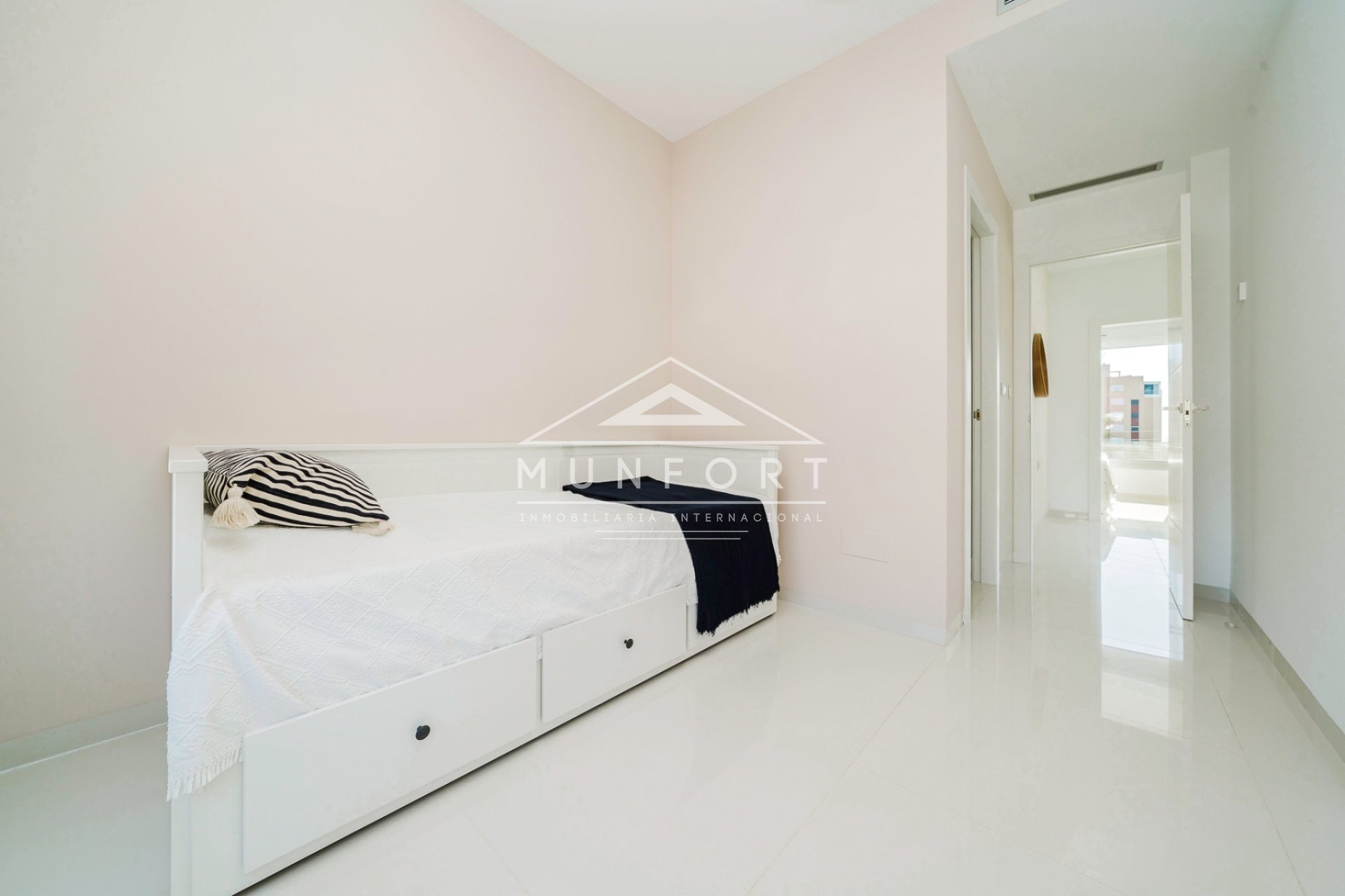 Segunda mano - Villas -
Pilar de la Horadada - Mil Palmeras