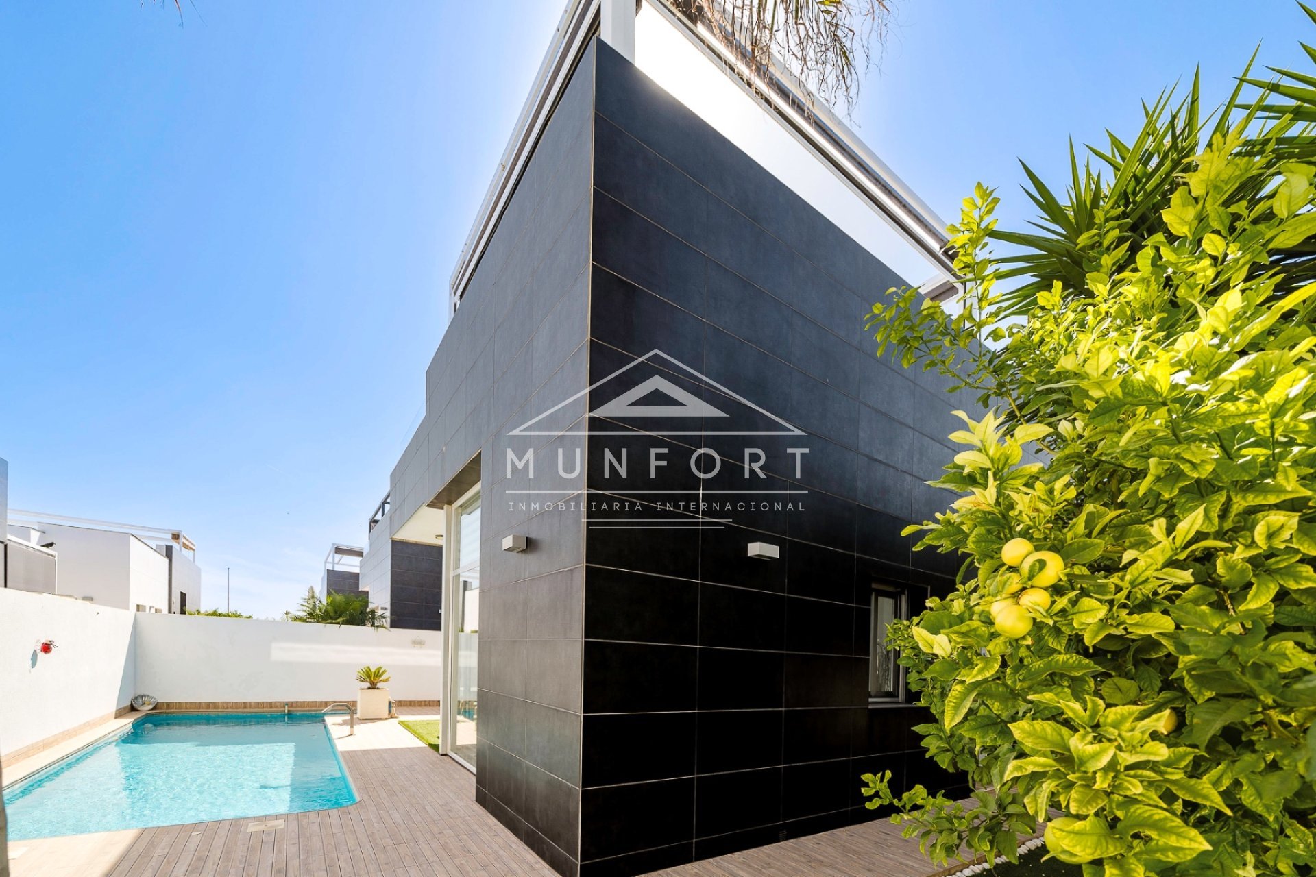 Segunda mano - Villas -
Pilar de la Horadada