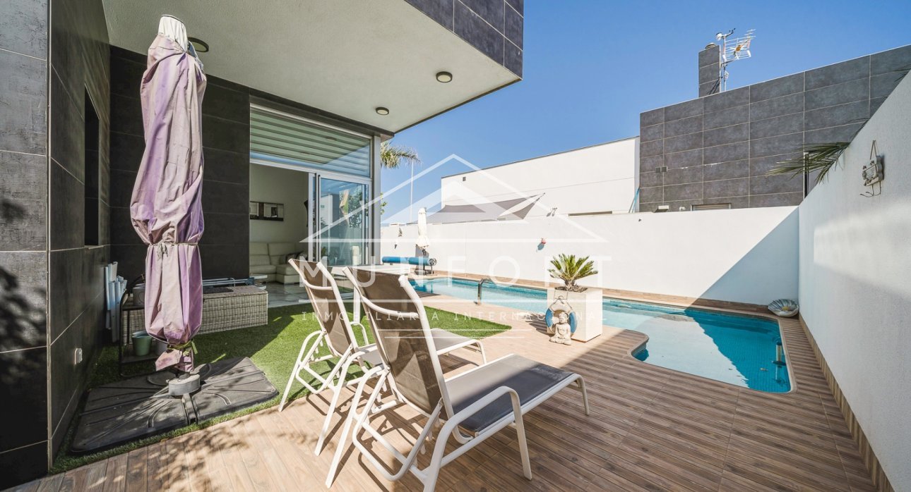 Segunda mano - Villas -
Pilar de la Horadada