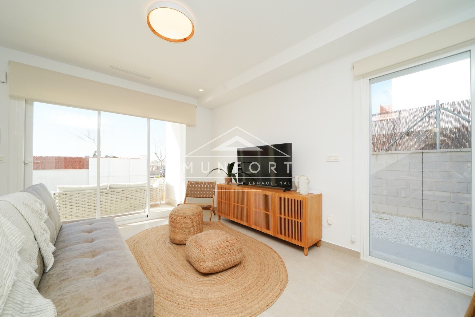 Segunda mano - Villas -
Pilar de la Horadada