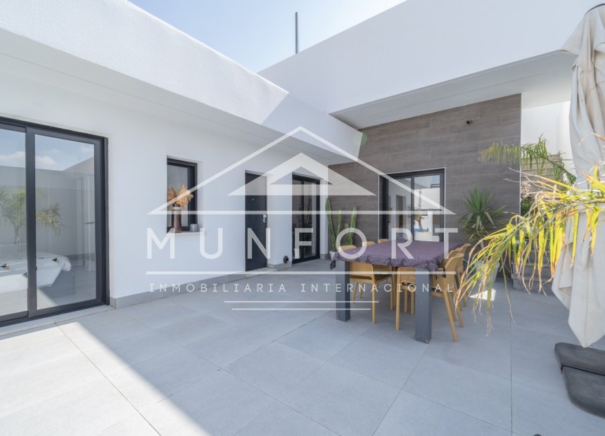 Segunda mano - Villas -
Roldán