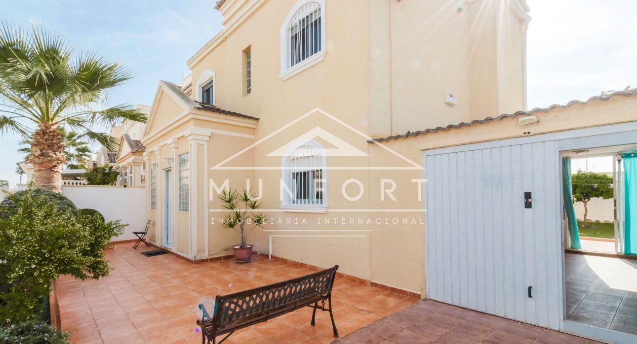 Segunda mano - Villas -
Torrevieja - Aguas Nuevas - Torrevieja