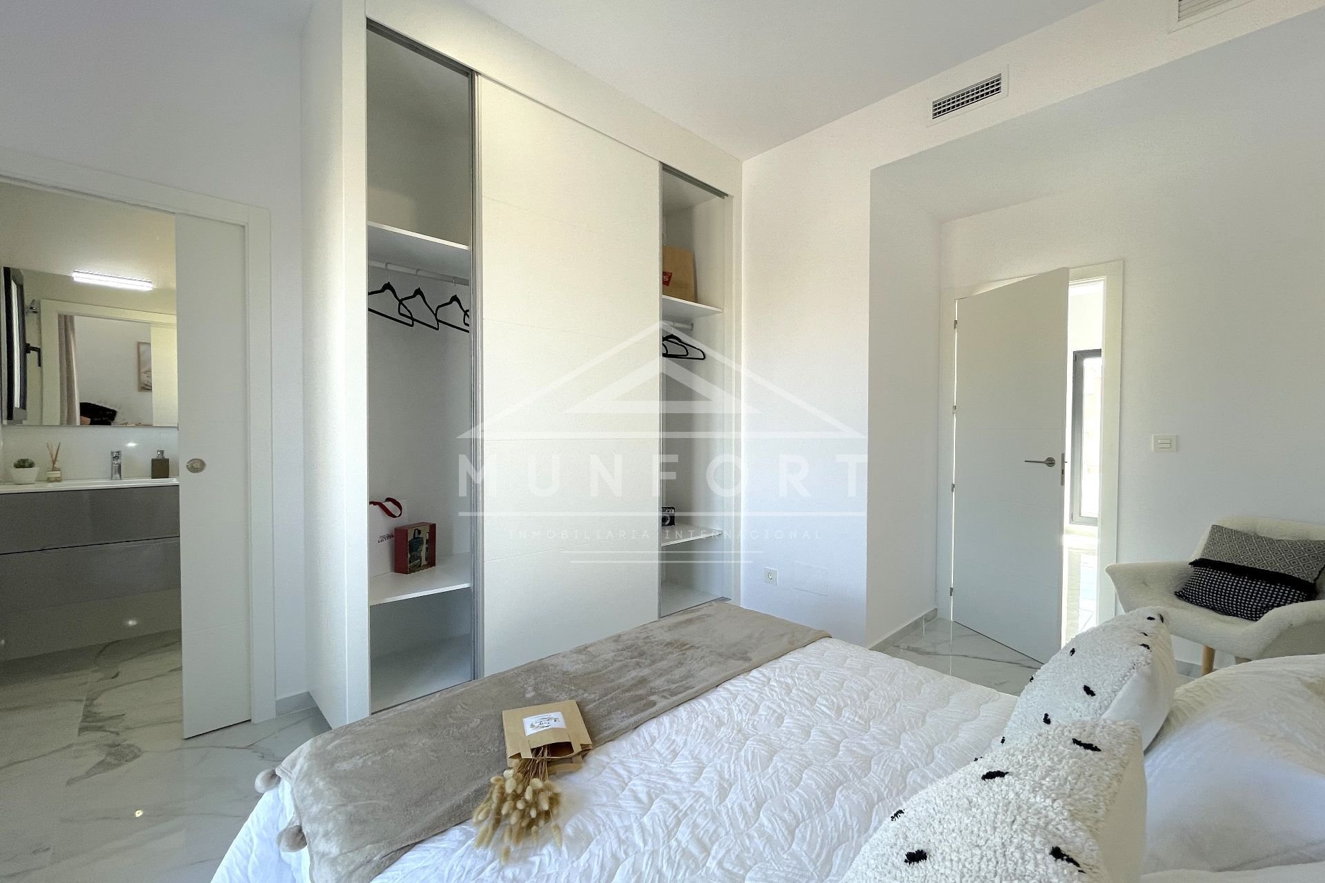 Segunda mano - Villas -
Torrevieja - La Torreta - Torrevieja