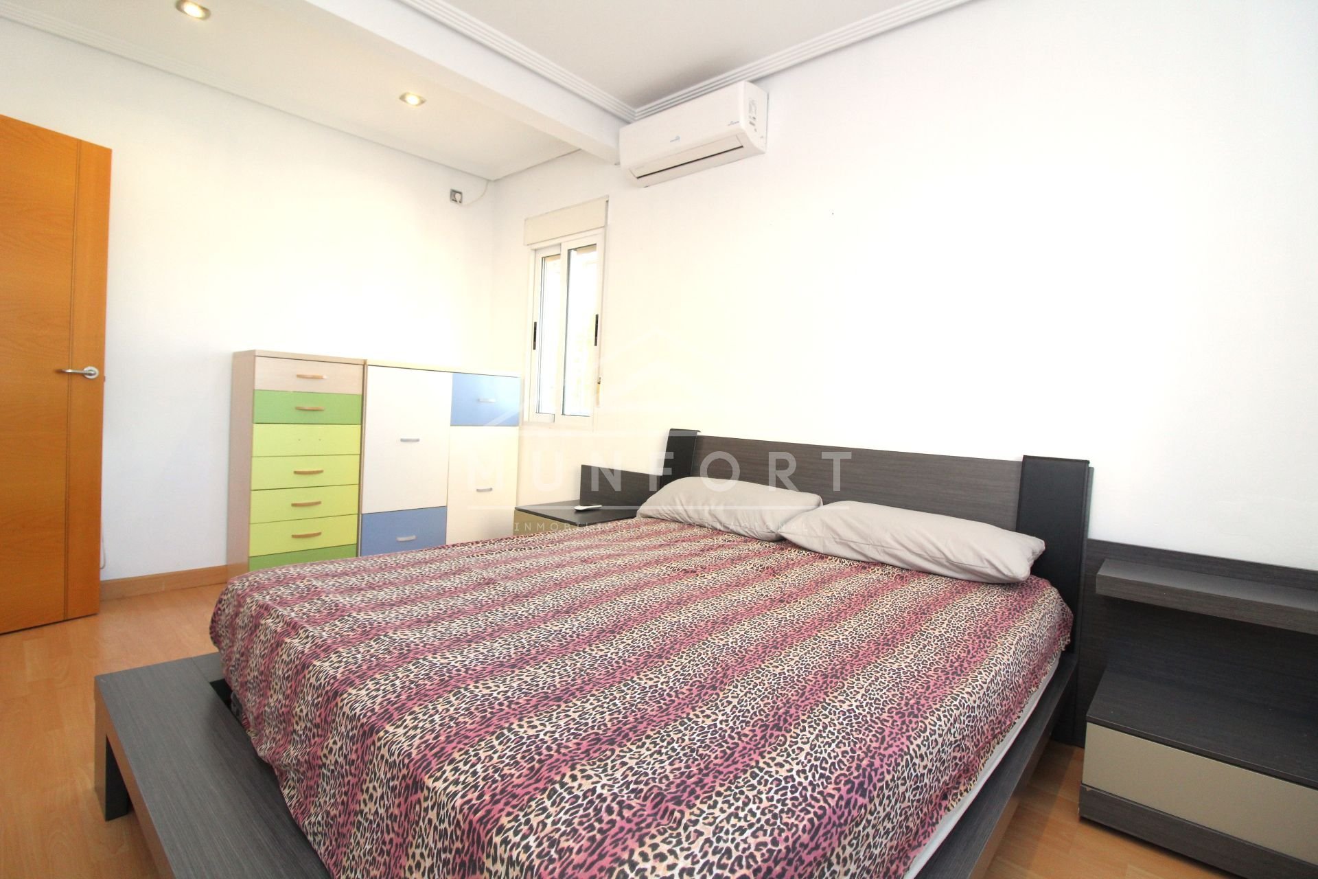 Segunda mano - Villas -
Torrevieja - Los Balcones - Torrevieja