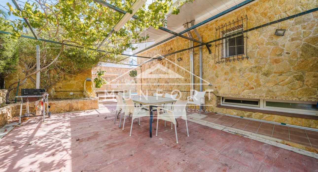 Segunda mano - Villas -
Torrevieja - Los Balcones - Torrevieja