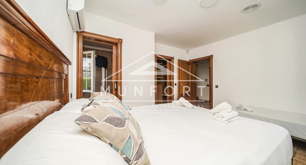 Segunda mano - Villas -
Torrevieja - Los Balcones - Torrevieja