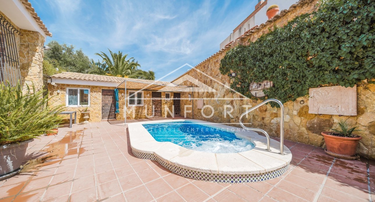 Segunda mano - Villas -
Torrevieja - Los Balcones - Torrevieja