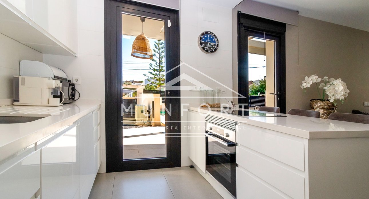 Segunda mano - Villas -
Torrevieja - Los Balcones - Torrevieja