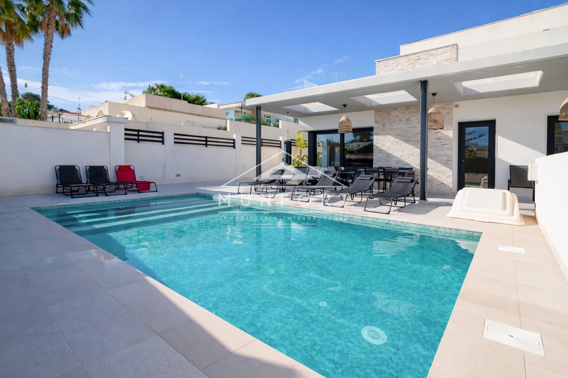 Segunda mano - Villas -
Torrevieja - Los Balcones - Torrevieja