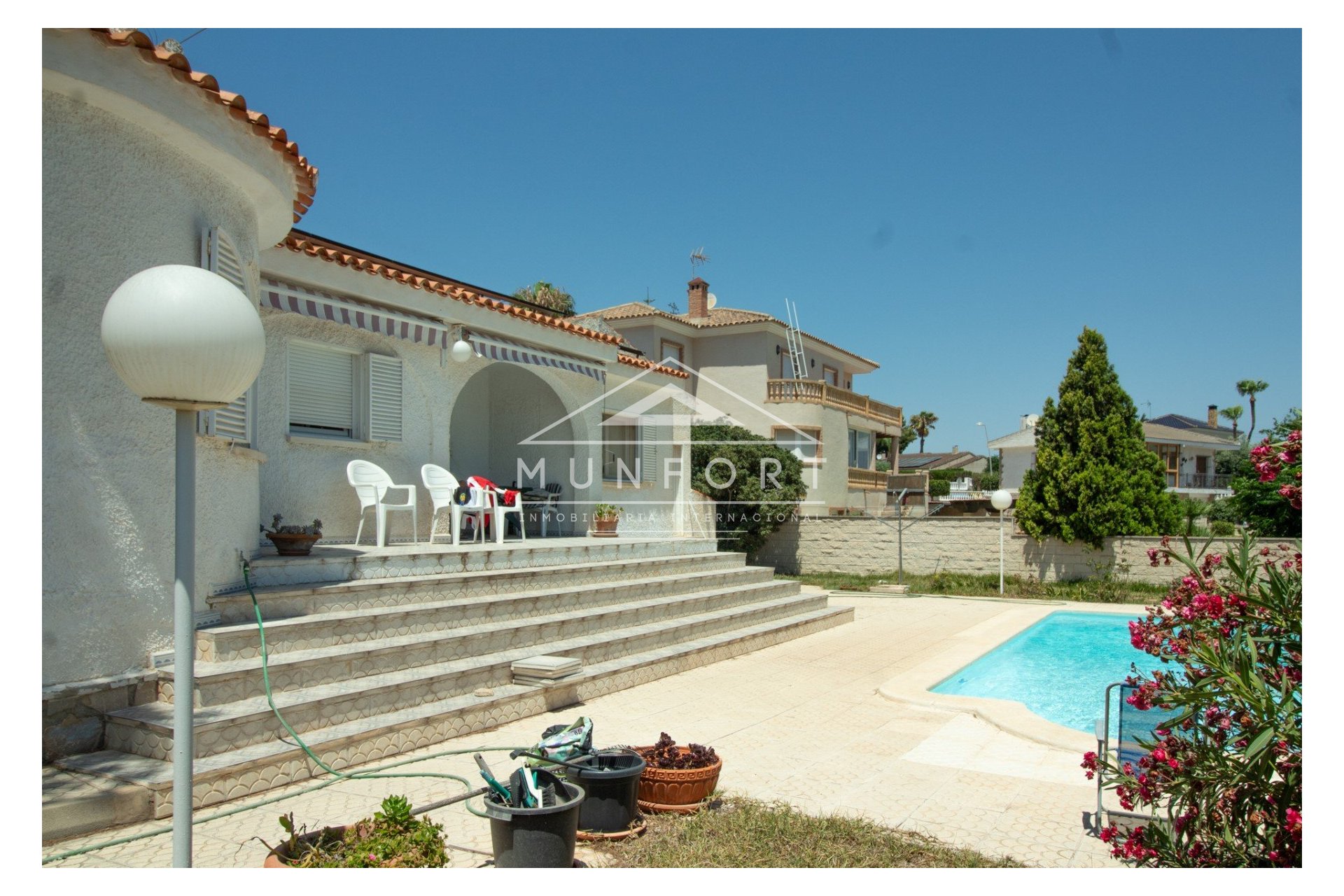 Segunda mano - Villas -
Torrevieja - Los Balcones