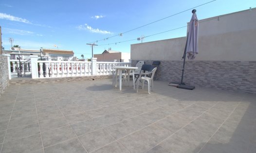 Terraced Houses - Resale - Alcázares, Los -
                Los Alc&aacute;zares