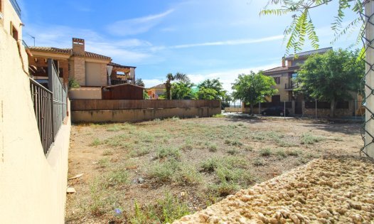 Tomter - Återförsäljning -
            Alcázares, Los - IN-MG001