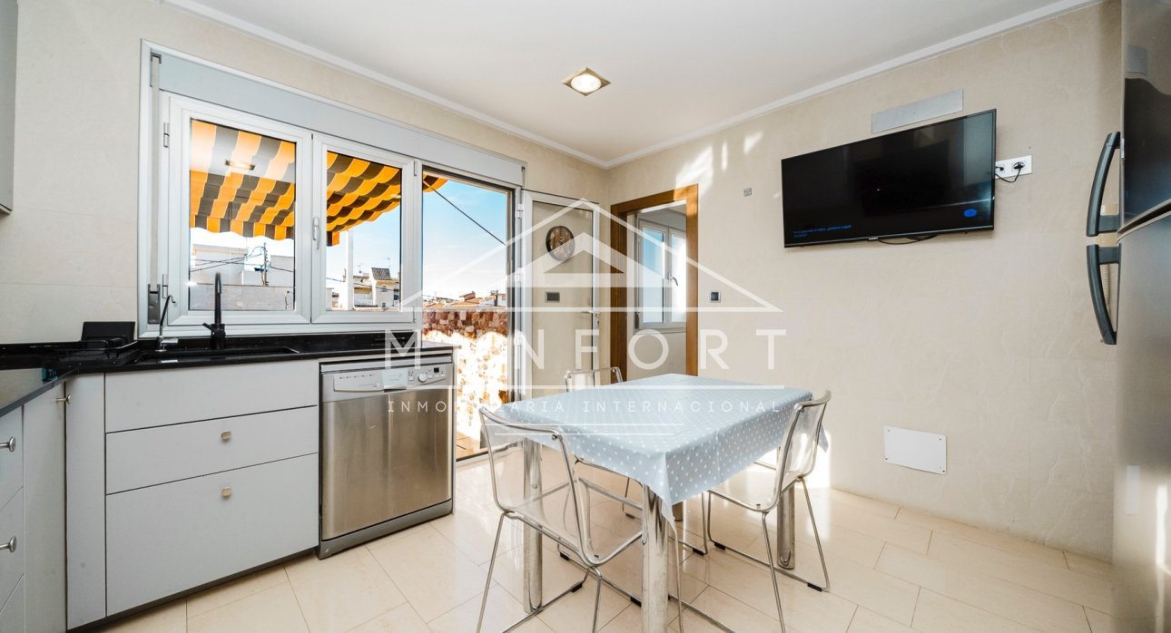 Videresalg - Bygning -
Pilar de la Horadada