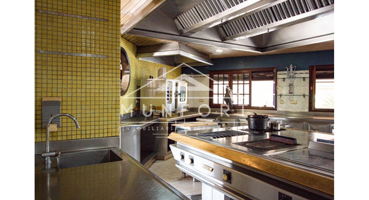 Videresalg -  Kommersiell eiendom -
Orihuela Costa - Dehesa de Campoamor