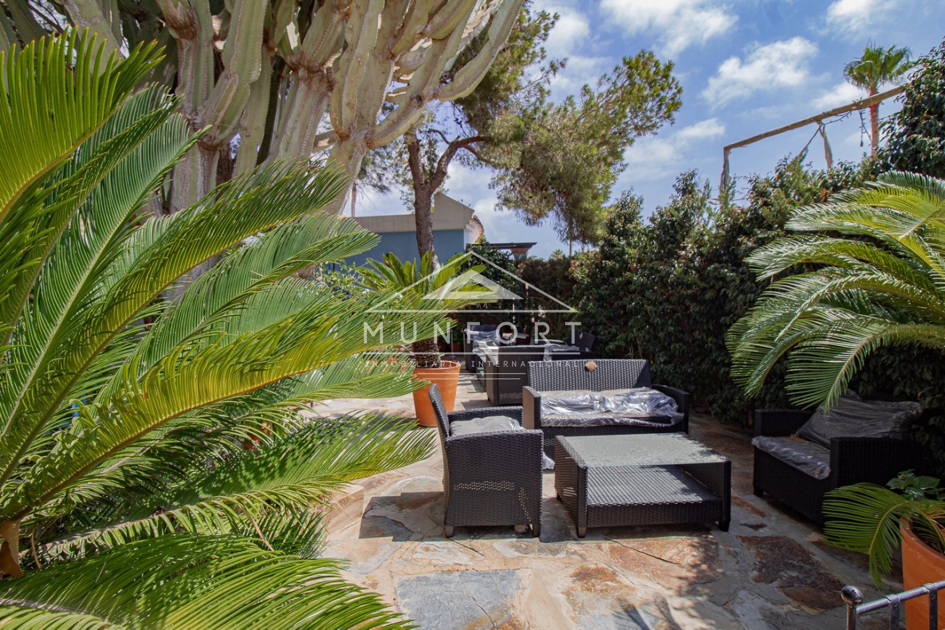 Videresalg -  Kommersiell eiendom -
Orihuela Costa - Dehesa de Campoamor
