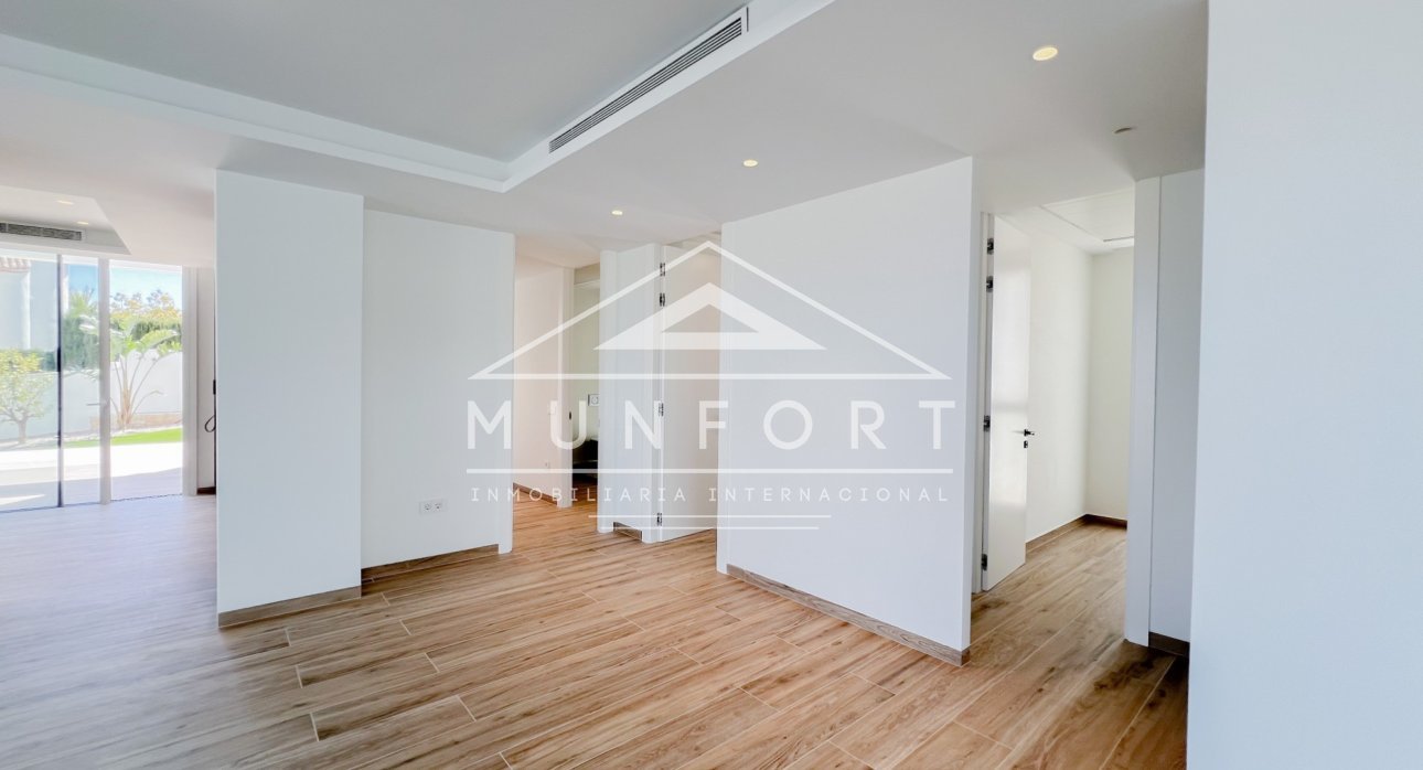 Videresalg - Luksusvillaer -
Benissa