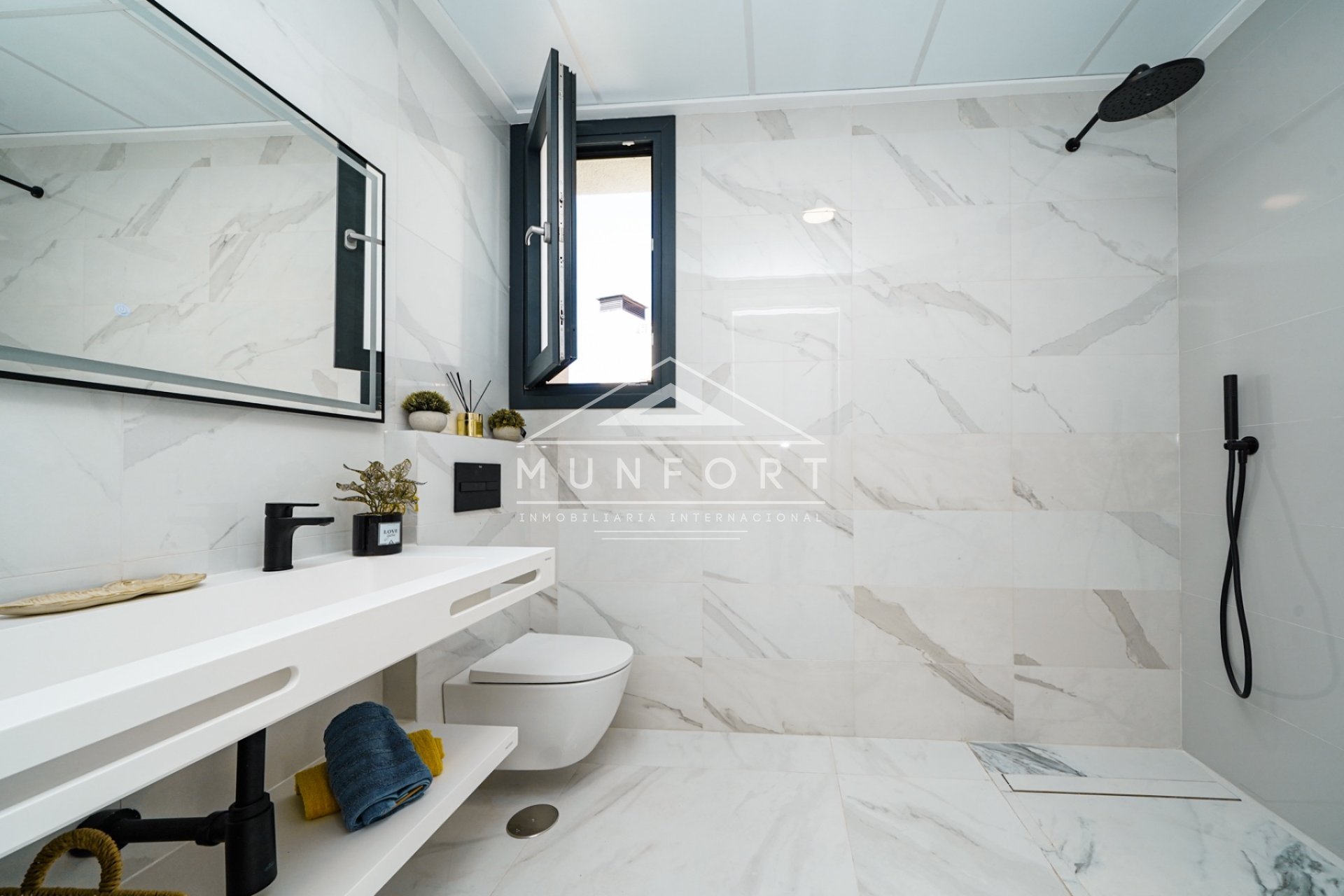 Videresalg - Luksusvillaer -
Finestrat