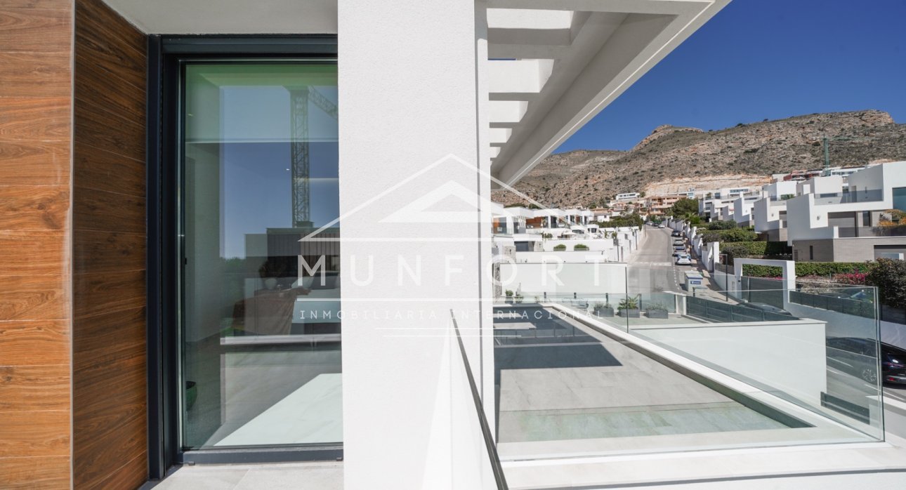 Videresalg - Luksusvillaer -
Finestrat