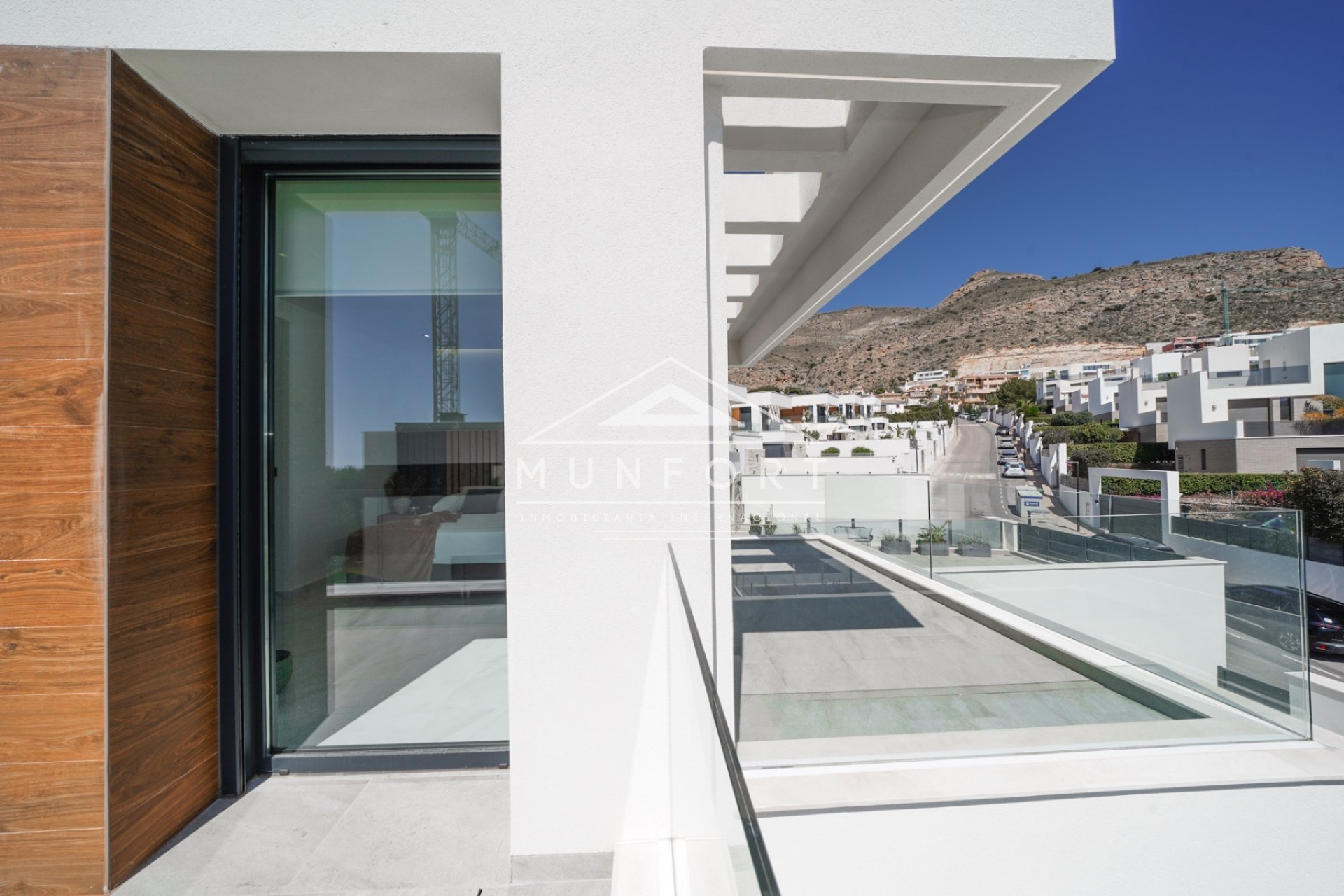 Videresalg - Luksusvillaer -
Finestrat