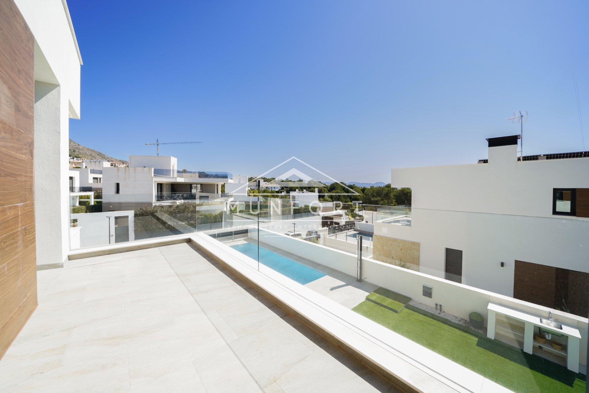 Videresalg - Luksusvillaer -
Finestrat