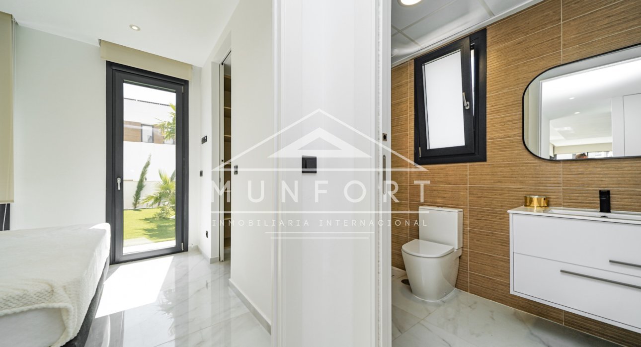 Videresalg - Luksusvillaer -
Finestrat