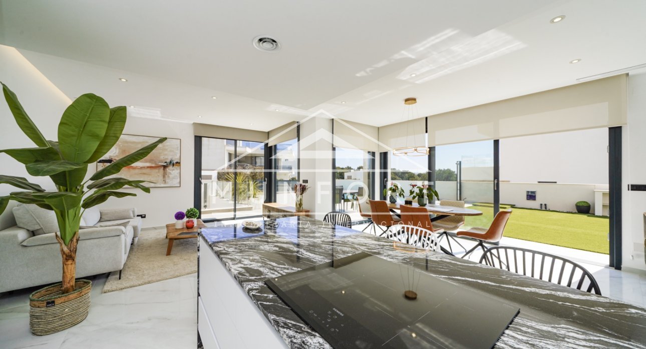 Videresalg - Luksusvillaer -
Finestrat