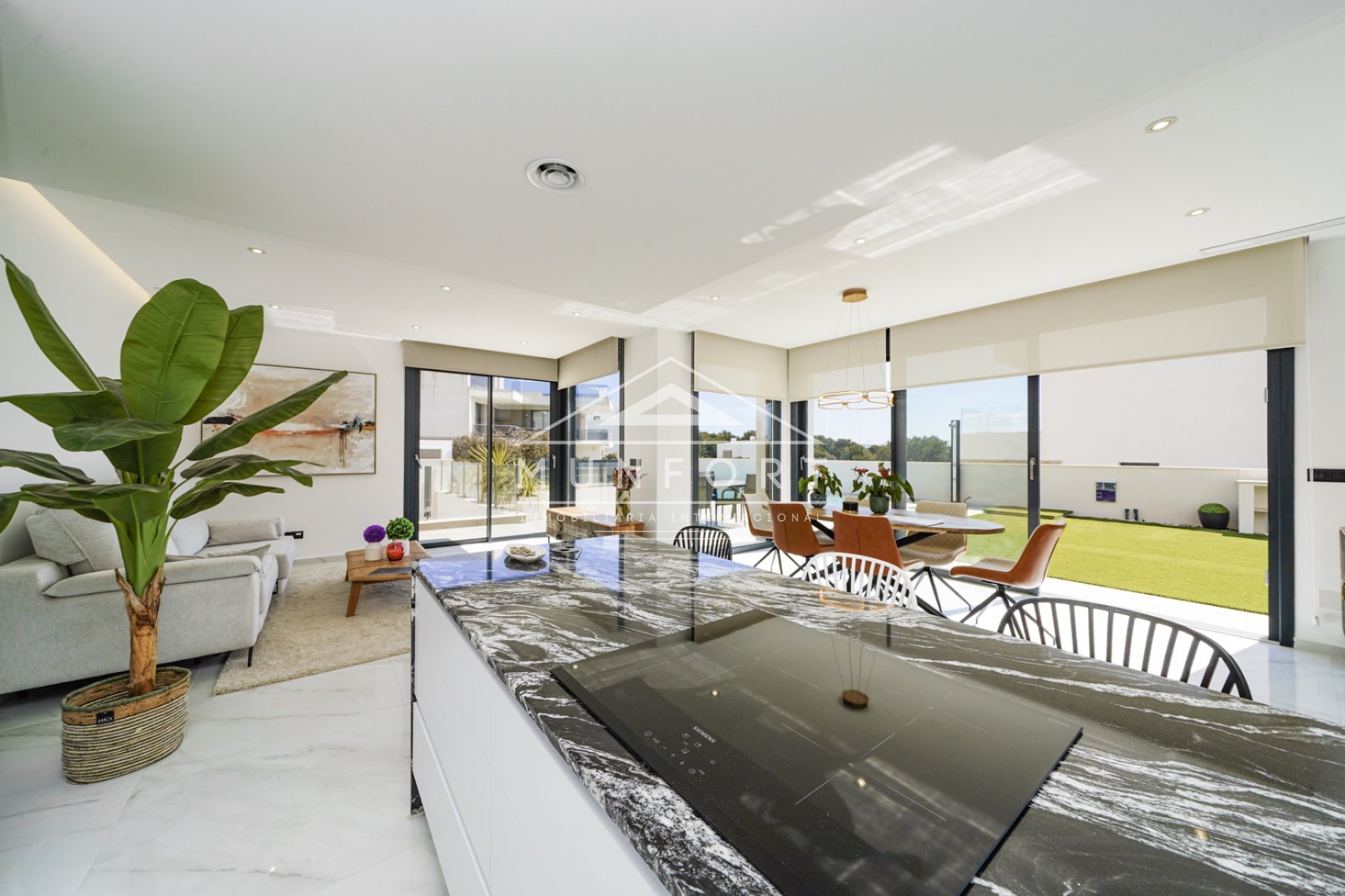 Videresalg - Luksusvillaer -
Finestrat