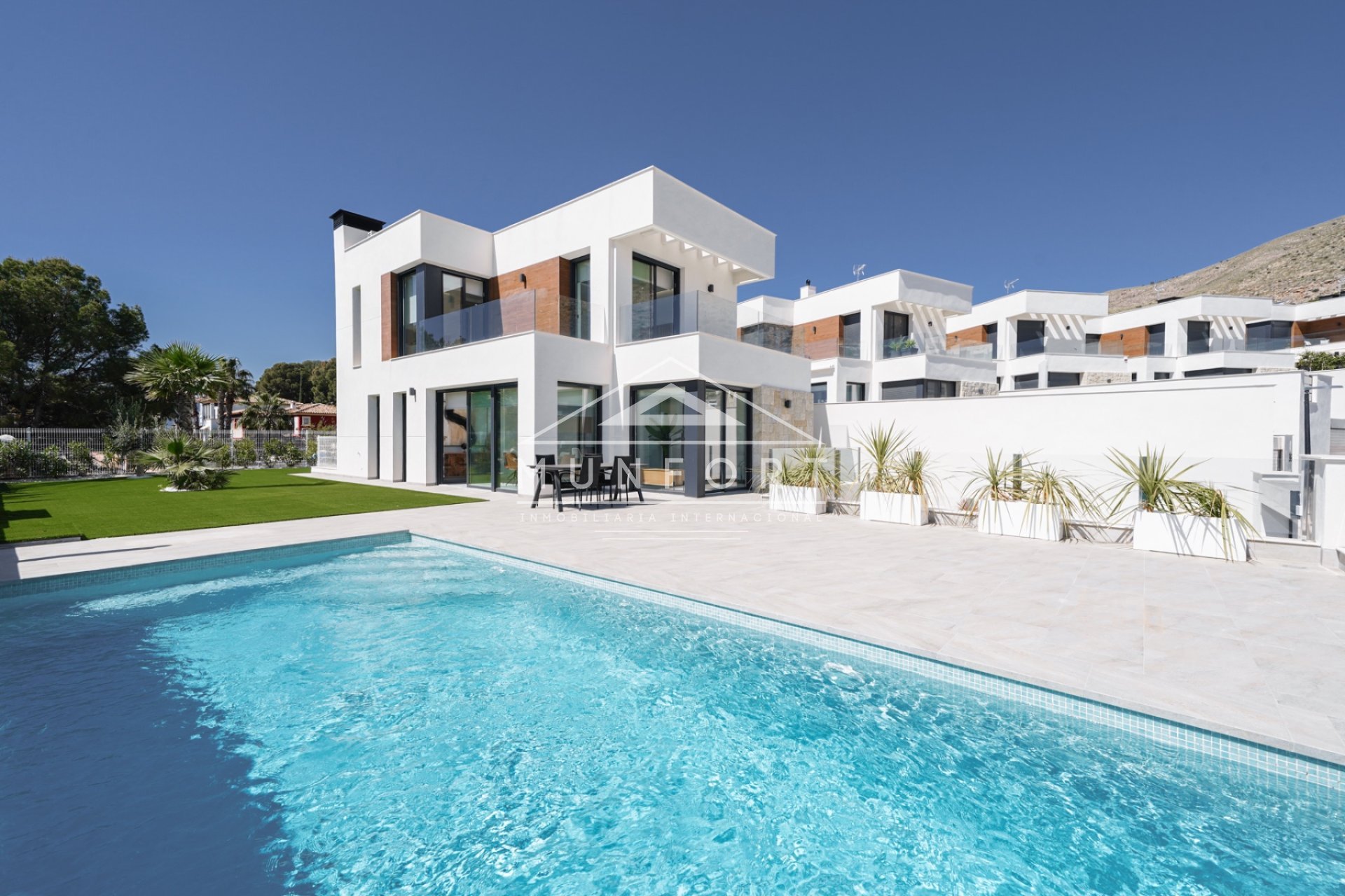 Videresalg - Luksusvillaer -
Finestrat