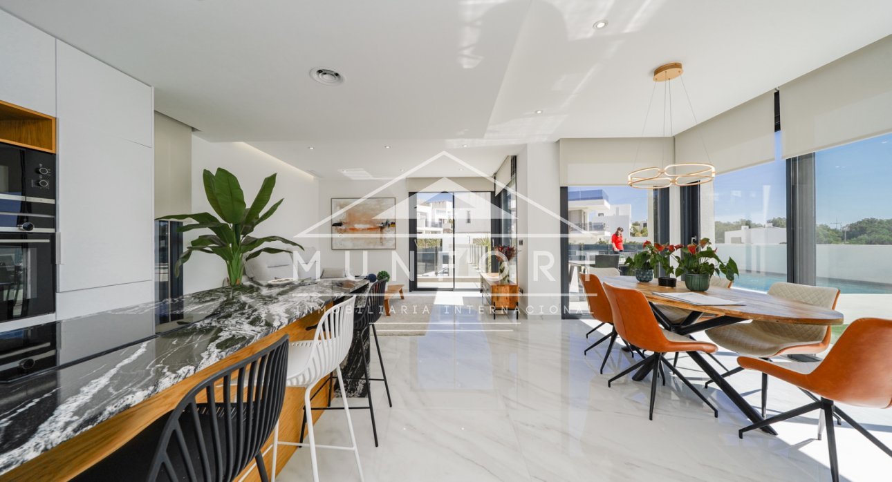 Videresalg - Luksusvillaer -
Finestrat