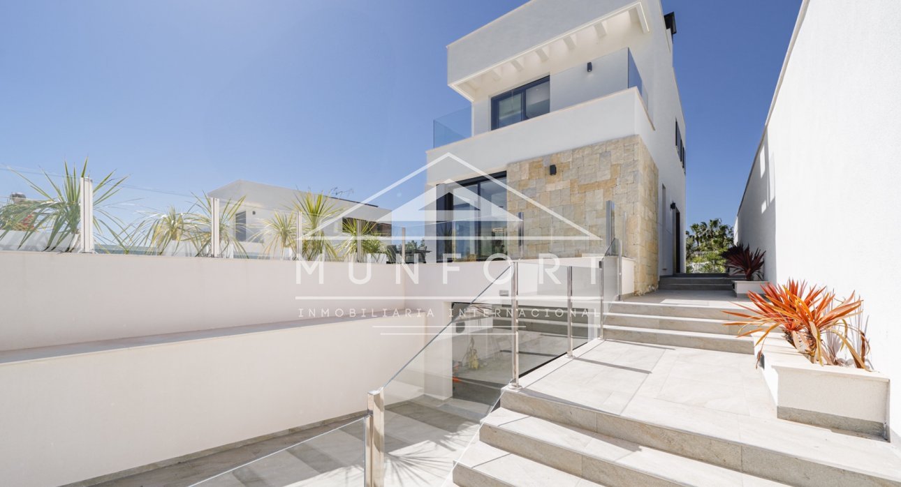 Videresalg - Luksusvillaer -
Finestrat