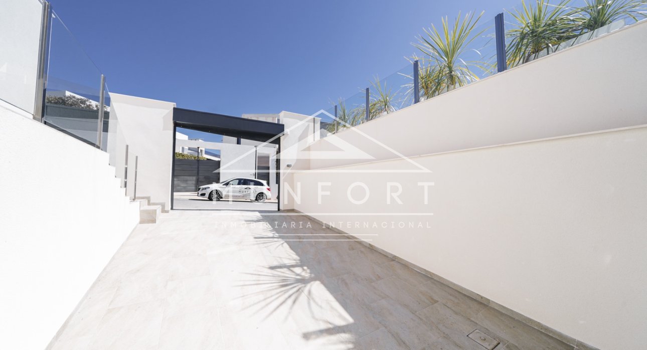 Videresalg - Luksusvillaer -
Finestrat