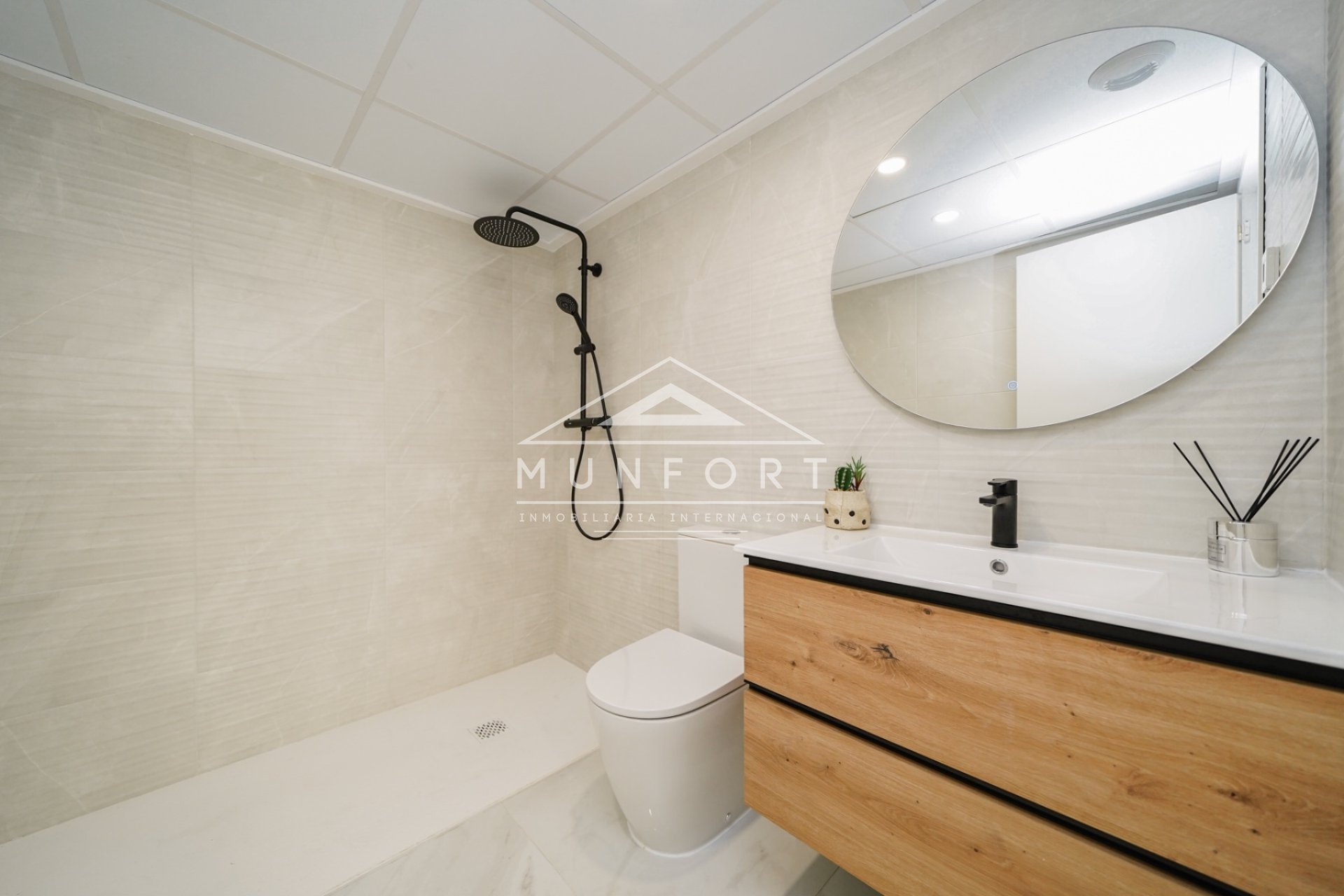 Videresalg - Luksusvillaer -
Finestrat