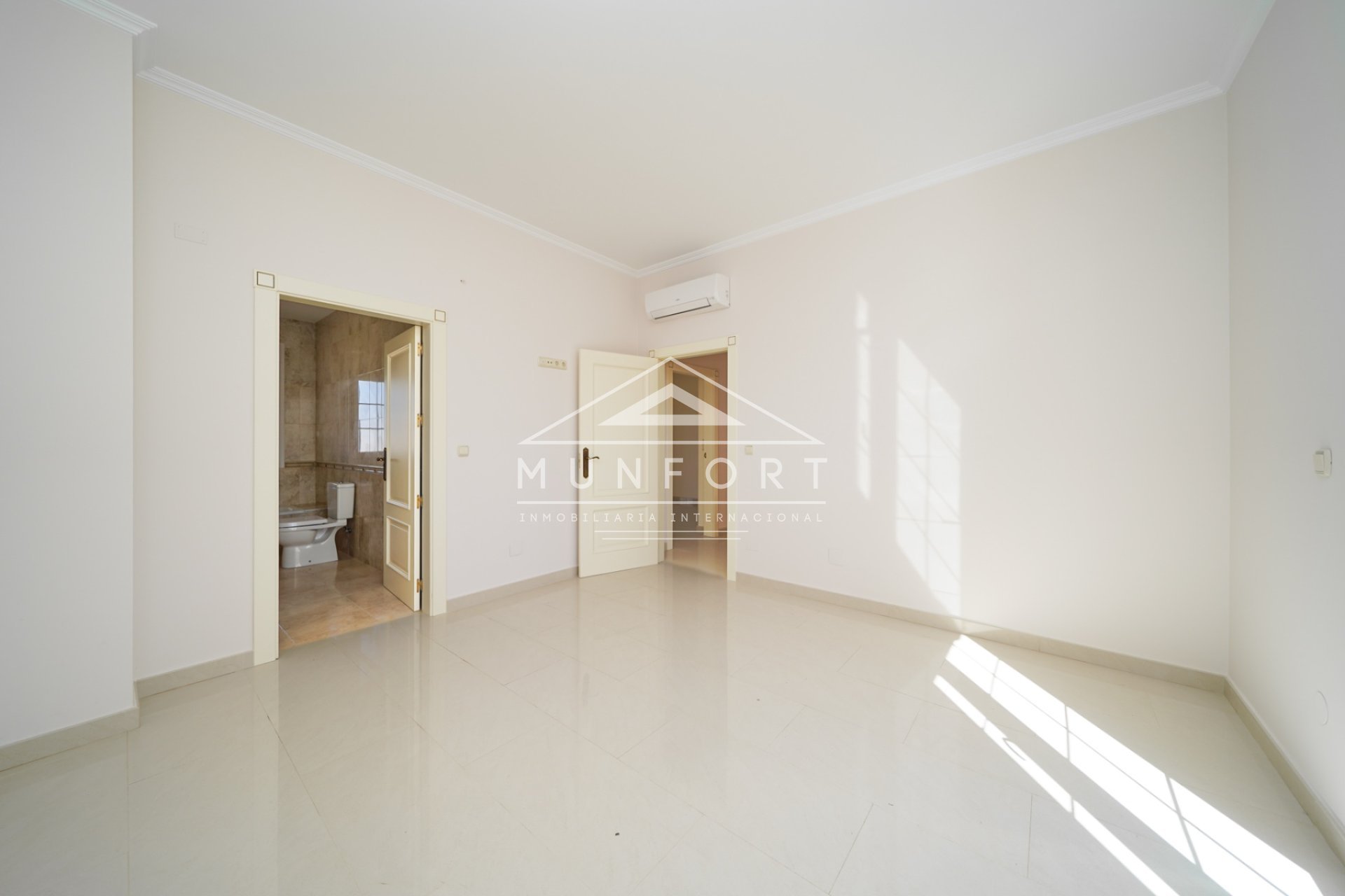 Videresalg - Luksusvillaer -
Orihuela Costa - Cabo Roig