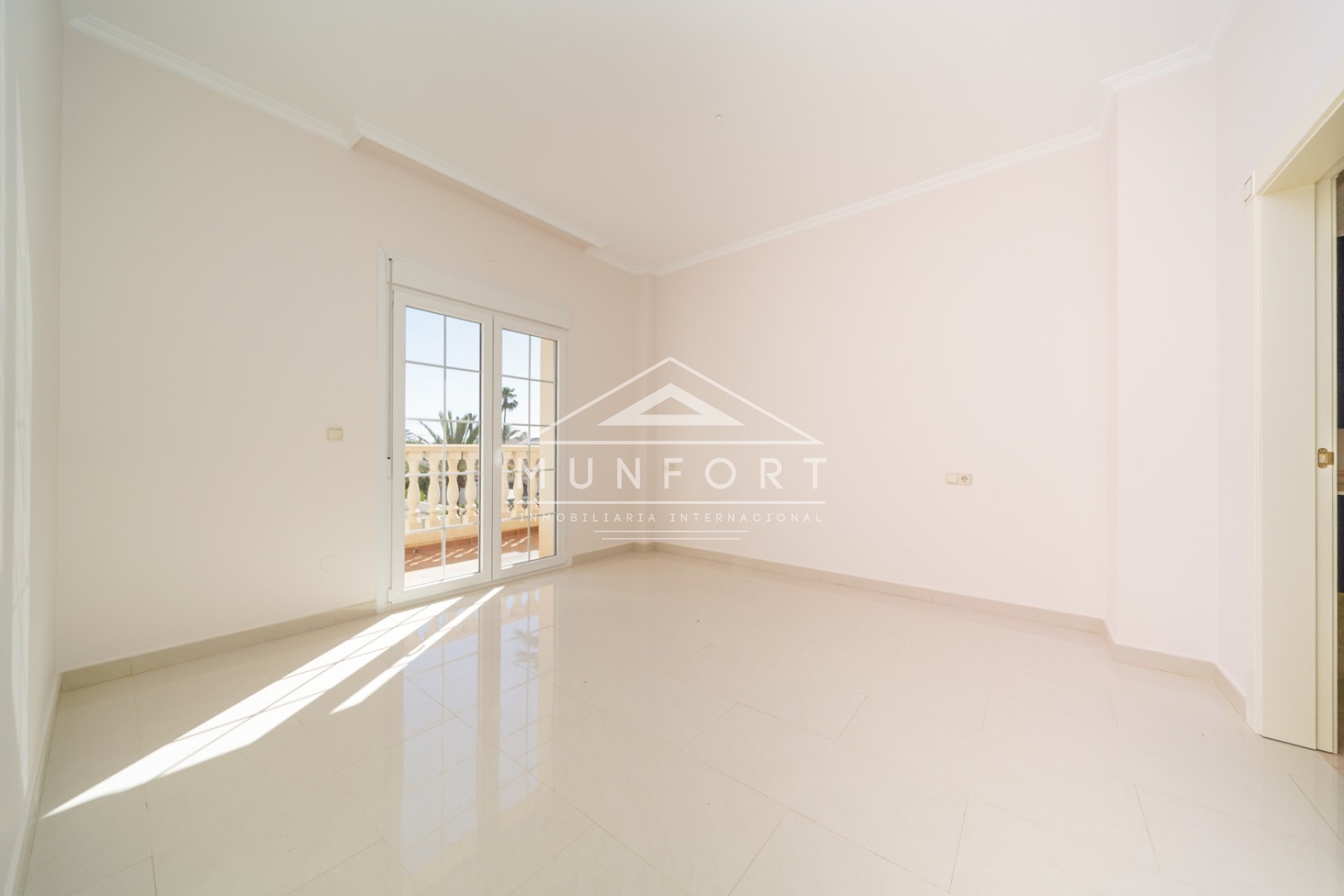 Videresalg - Luksusvillaer -
Orihuela Costa - Cabo Roig