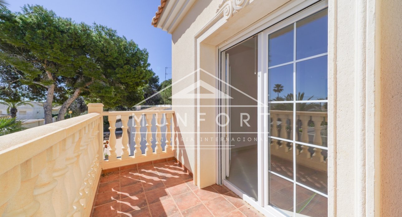 Videresalg - Luksusvillaer -
Orihuela Costa - Cabo Roig